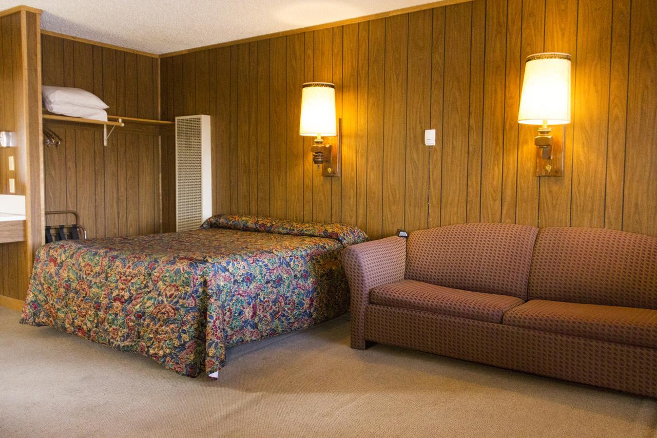 The Village Inn Motel & Restaurant Challis Экстерьер фото