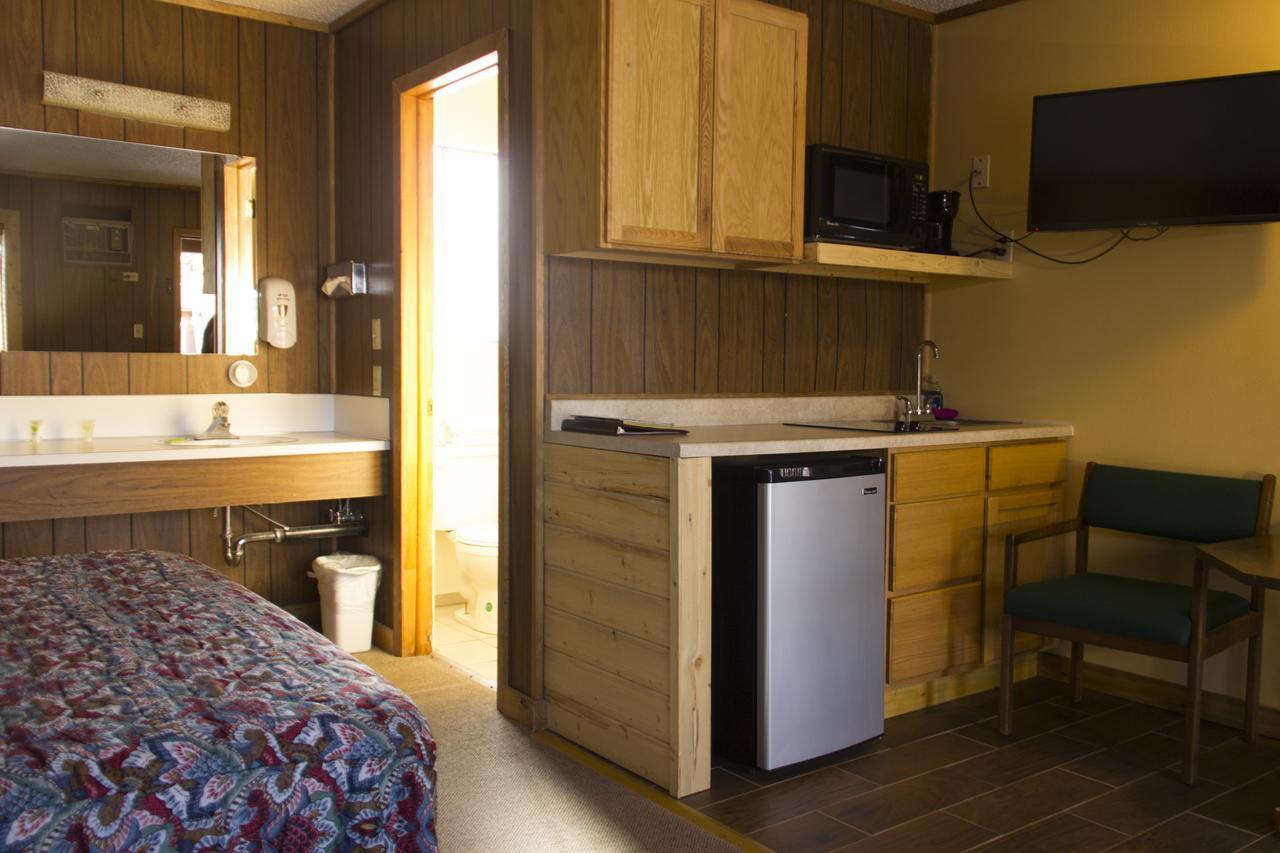 The Village Inn Motel & Restaurant Challis Экстерьер фото