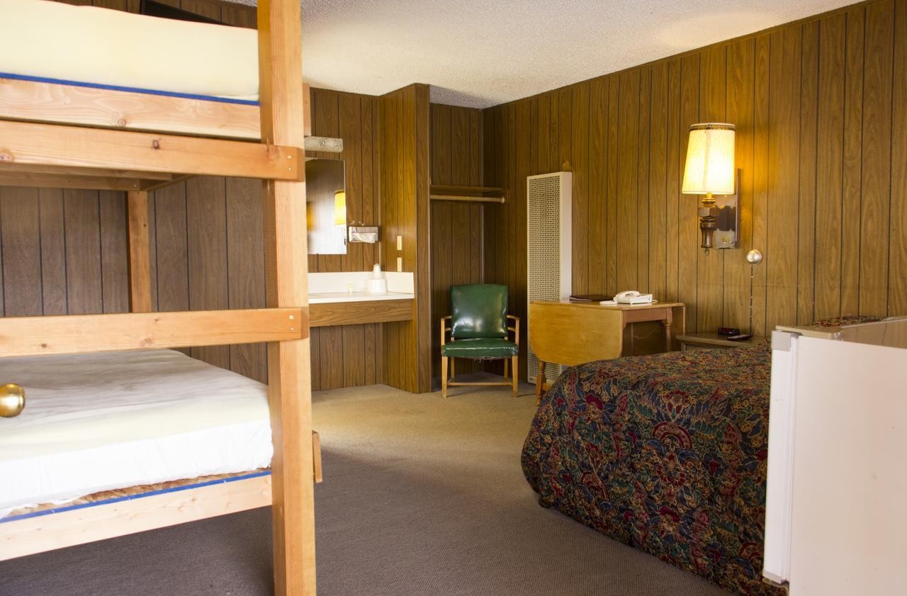 The Village Inn Motel & Restaurant Challis Экстерьер фото