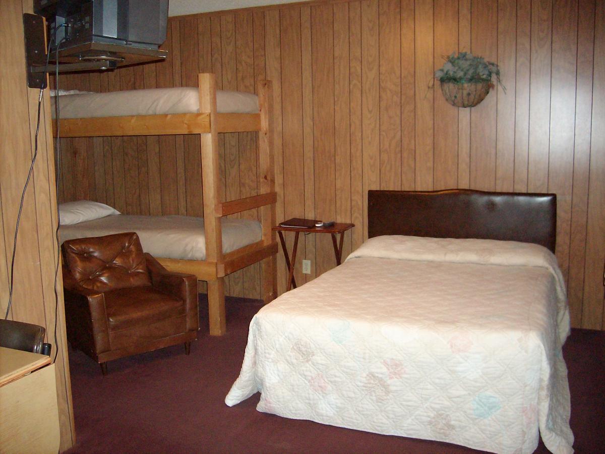 The Village Inn Motel & Restaurant Challis Экстерьер фото